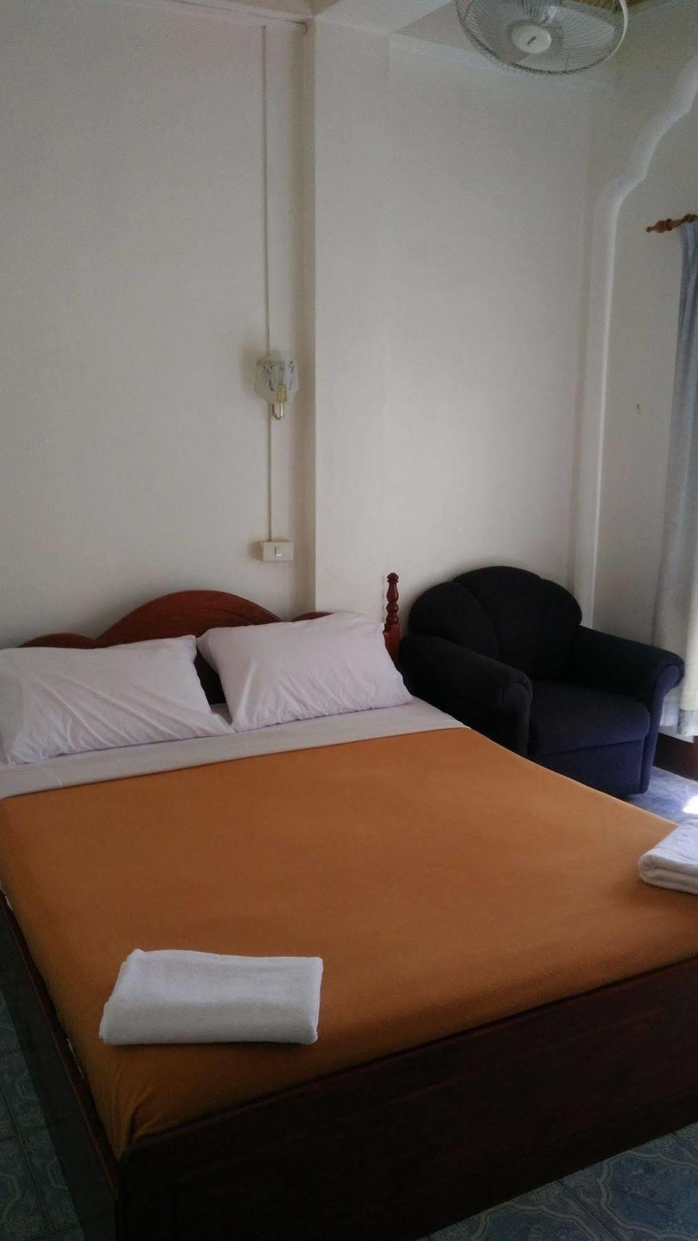 Chanthasom Guesthouse Ban Nongdouang Exterior foto