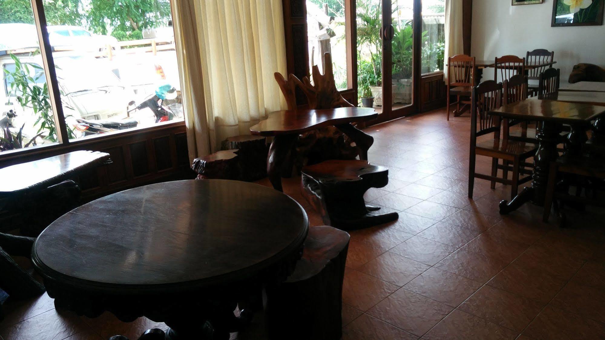 Chanthasom Guesthouse Ban Nongdouang Exterior foto